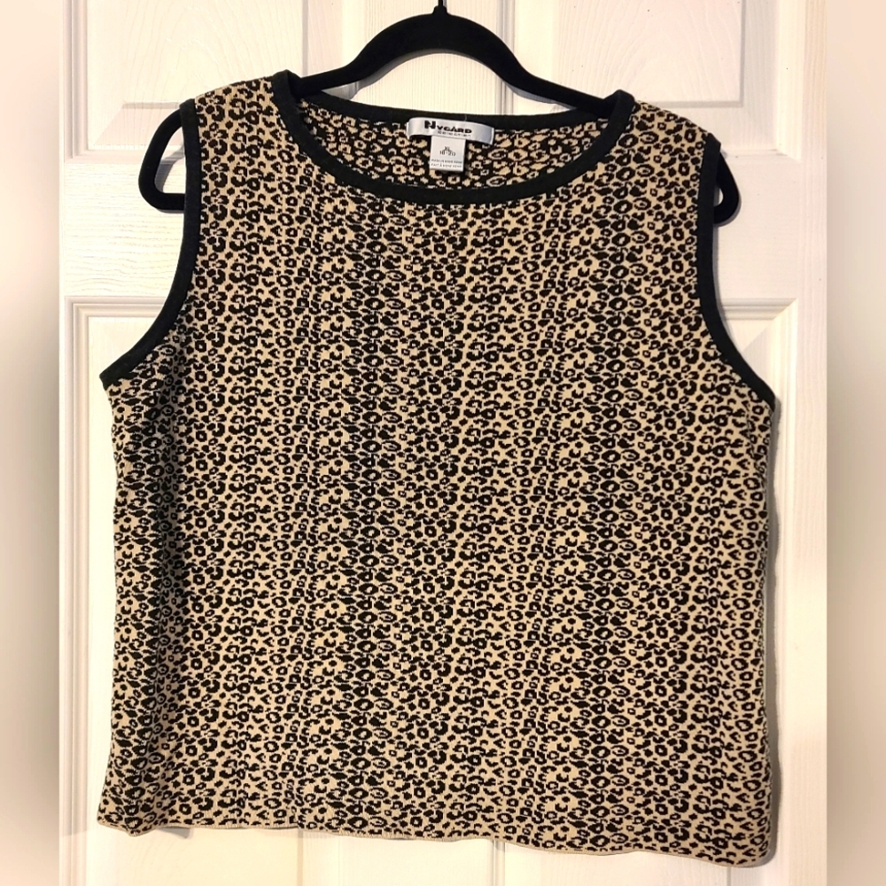 VINTAGE Nygard Womens Shirt XL 18-20 Tan Black Cheeta Sleeveless Pullover Top
